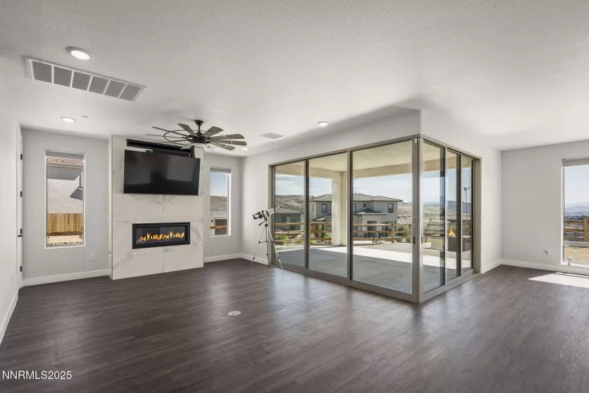 5469 Fossilstone, Sparks, Nevada 89436, 4 Bedrooms Bedrooms, ,3 BathroomsBathrooms,Residential,Residential,Fossilstone,250055692