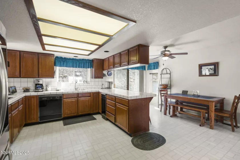4510 Lousetown, Reno, Nevada 89521, 3 Bedrooms Bedrooms, ,2 BathroomsBathrooms,Residential,Residential,Lousetown,250055696