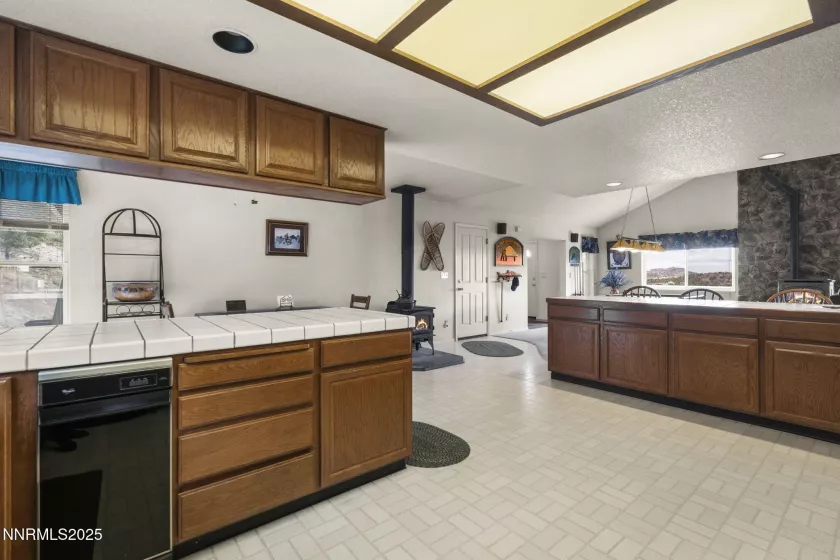 4510 Lousetown, Reno, Nevada 89521, 3 Bedrooms Bedrooms, ,2 BathroomsBathrooms,Residential,Residential,Lousetown,250055696