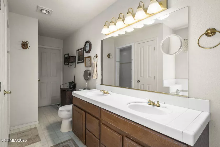 4510 Lousetown, Reno, Nevada 89521, 3 Bedrooms Bedrooms, ,2 BathroomsBathrooms,Residential,Residential,Lousetown,250055696