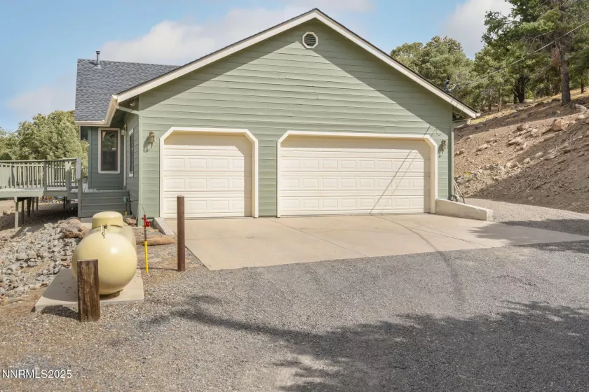 4510 Lousetown, Reno, Nevada 89521, 3 Bedrooms Bedrooms, ,2 BathroomsBathrooms,Residential,Residential,Lousetown,250055696