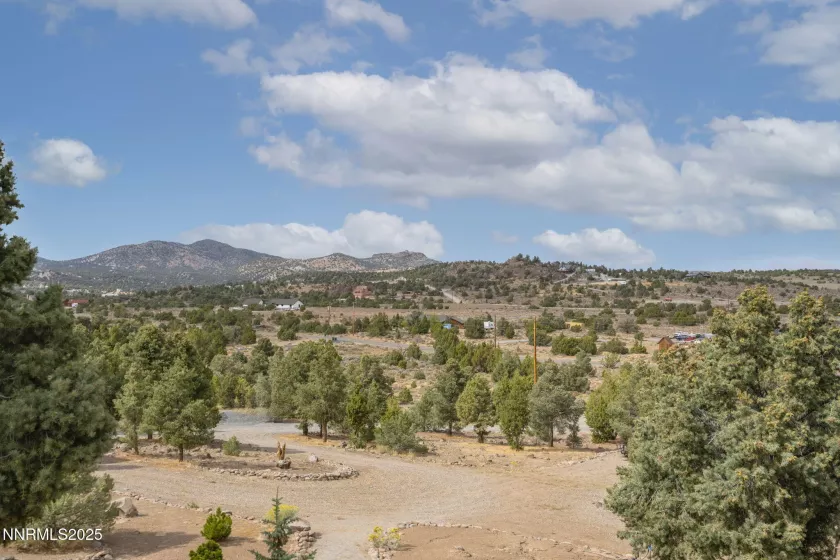 4510 Lousetown, Reno, Nevada 89521, 3 Bedrooms Bedrooms, ,2 BathroomsBathrooms,Residential,Residential,Lousetown,250055696