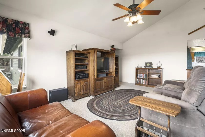 4510 Lousetown, Reno, Nevada 89521, 3 Bedrooms Bedrooms, ,2 BathroomsBathrooms,Residential,Residential,Lousetown,250055696