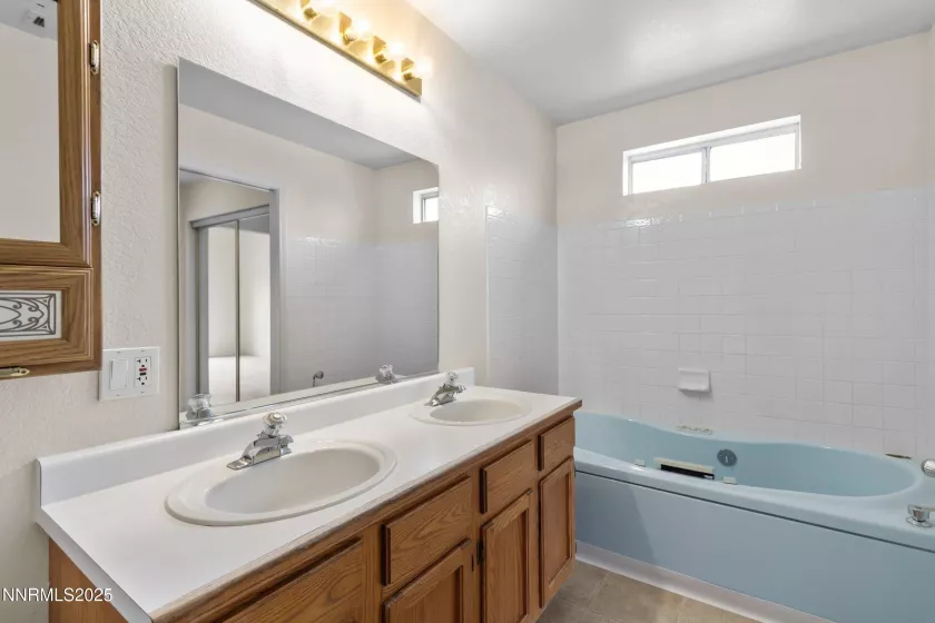 785 Talus, Reno, Nevada 89503, 3 Bedrooms Bedrooms, ,3 BathroomsBathrooms,Residential,Residential,Talus,250055702