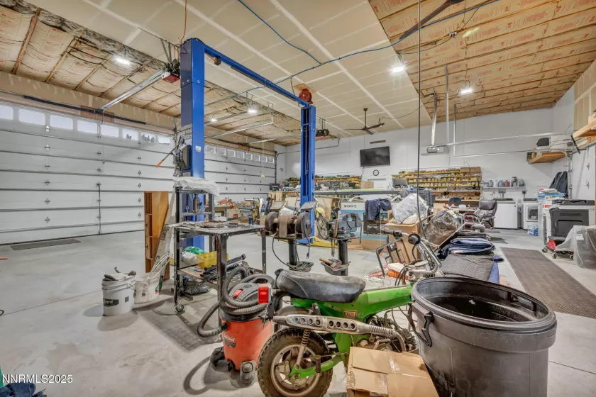 Detached shop