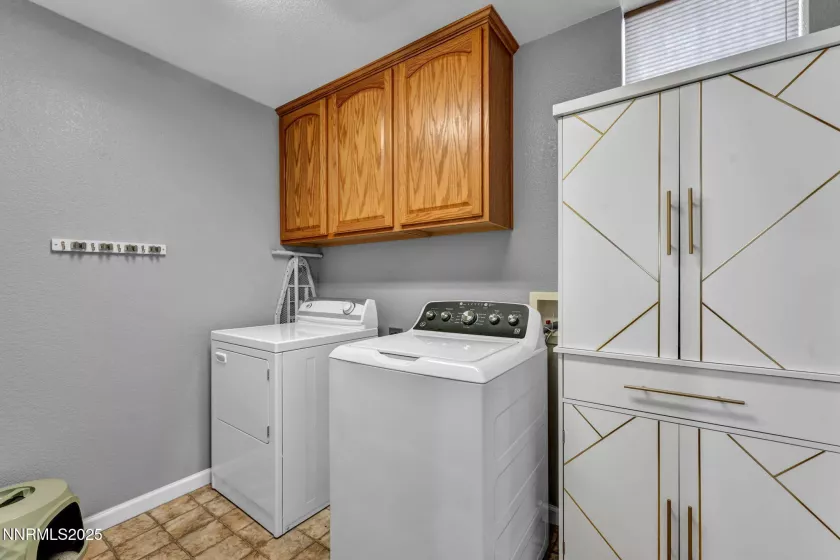 4033 Antinori, Sparks, Nevada 89436, 3 Bedrooms Bedrooms, ,3 BathroomsBathrooms,Residential,Residential,Antinori,250055713