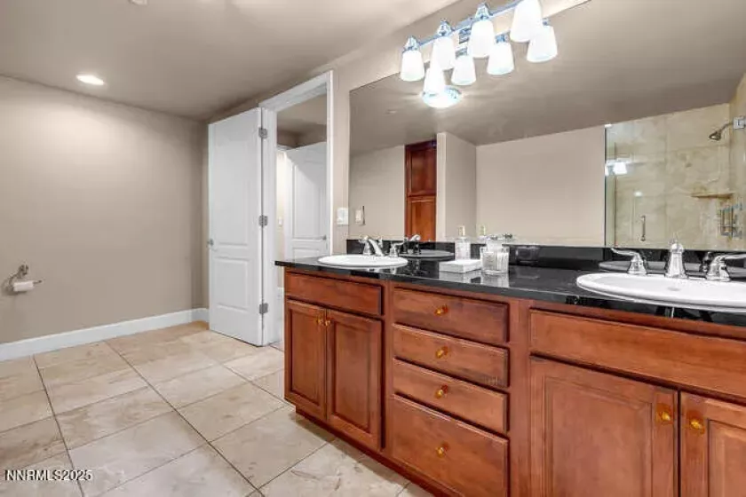 50 Sierra, Reno, Nevada 89501, 2 Bedrooms Bedrooms, ,2 BathroomsBathrooms,Residential,Residential,Sierra,250055717