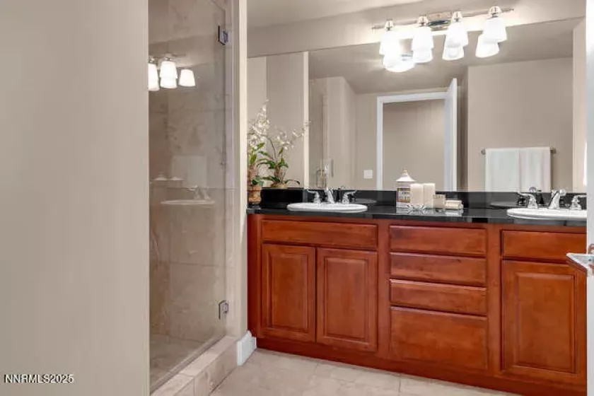 50 Sierra, Reno, Nevada 89501, 2 Bedrooms Bedrooms, ,2 BathroomsBathrooms,Residential,Residential,Sierra,250055717