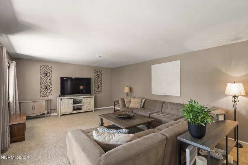 7330 Little Easy, Sparks, Nevada 89436, 3 Bedrooms Bedrooms, ,3 BathroomsBathrooms,Residential,Residential,Little Easy,250055719