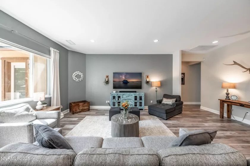 6756 Fabric, Sparks, Nevada 89436, 4 Bedrooms Bedrooms, ,3 BathroomsBathrooms,Residential,Residential,Fabric,250055727