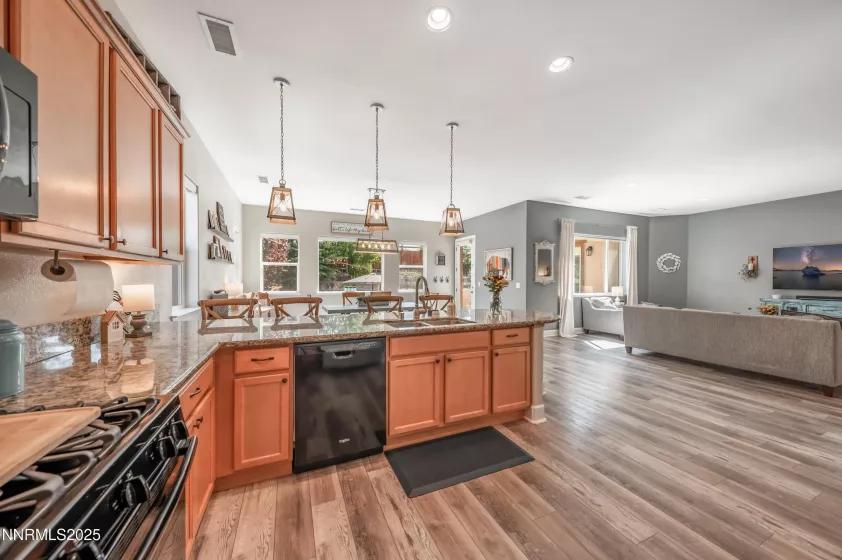 6756 Fabric, Sparks, Nevada 89436, 4 Bedrooms Bedrooms, ,3 BathroomsBathrooms,Residential,Residential,Fabric,250055727