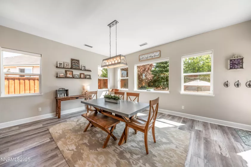 6756 Fabric, Sparks, Nevada 89436, 4 Bedrooms Bedrooms, ,3 BathroomsBathrooms,Residential,Residential,Fabric,250055727