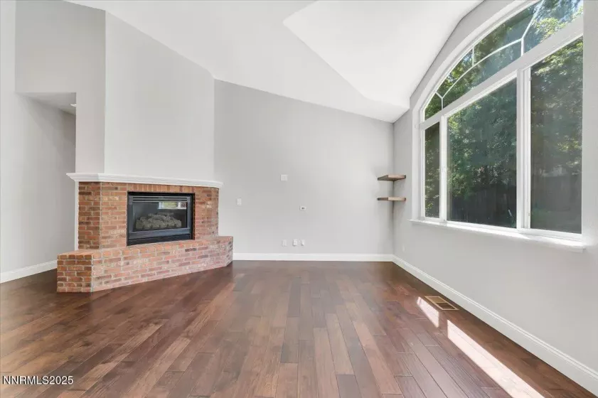 4559 Village Green, Reno, Nevada 89519, 3 Bedrooms Bedrooms, ,2 BathroomsBathrooms,Residential,Residential,Village Green,250055726