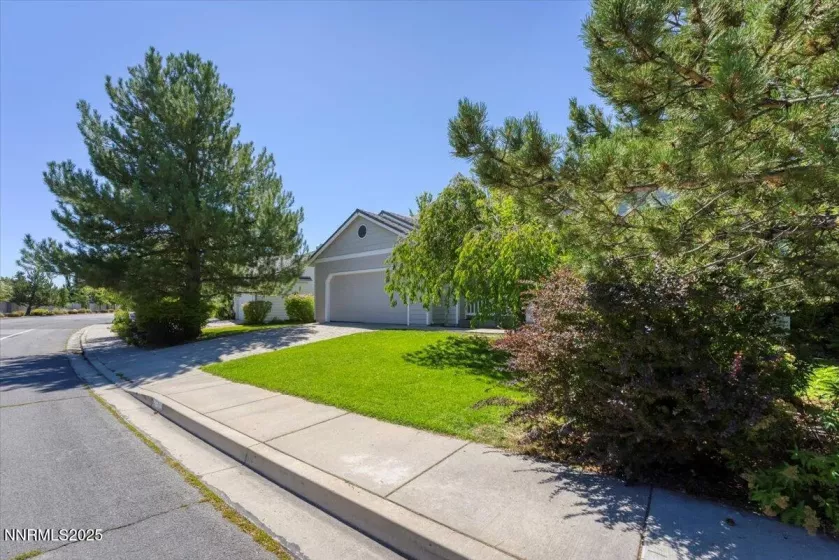 4559 Village Green, Reno, Nevada 89519, 3 Bedrooms Bedrooms, ,2 BathroomsBathrooms,Residential,Residential,Village Green,250055726