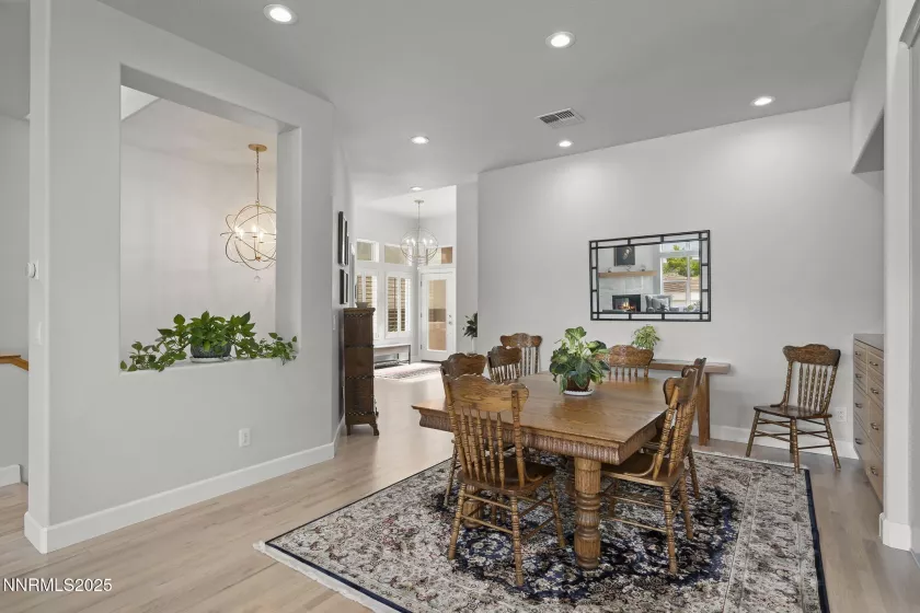 2556 Edgerock, Reno, Nevada 89519, 3 Bedrooms Bedrooms, ,3 BathroomsBathrooms,Residential,Residential,Edgerock,250055737