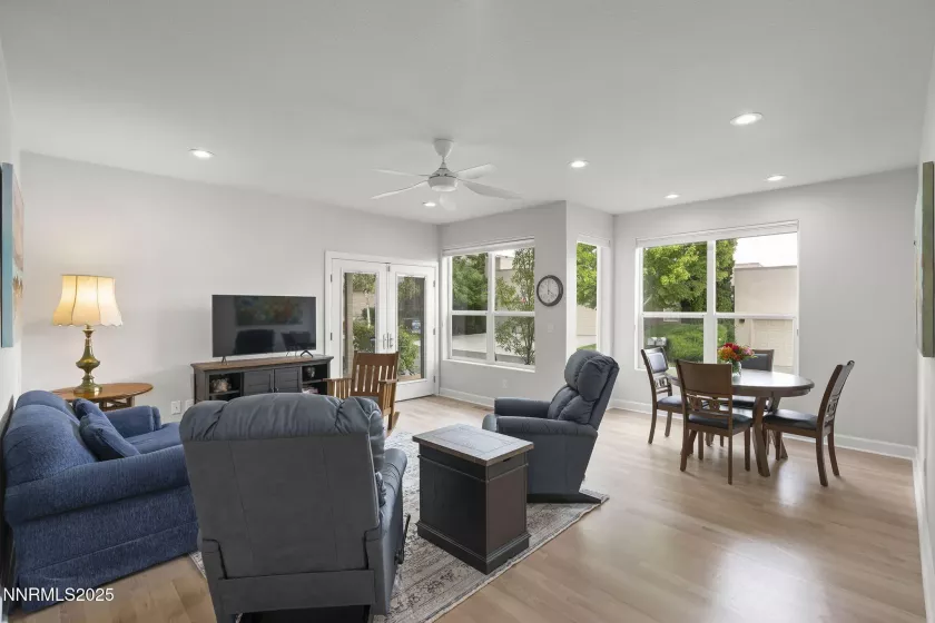 2556 Edgerock, Reno, Nevada 89519, 3 Bedrooms Bedrooms, ,3 BathroomsBathrooms,Residential,Residential,Edgerock,250055737