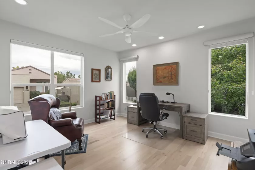 2556 Edgerock, Reno, Nevada 89519, 3 Bedrooms Bedrooms, ,3 BathroomsBathrooms,Residential,Residential,Edgerock,250055737