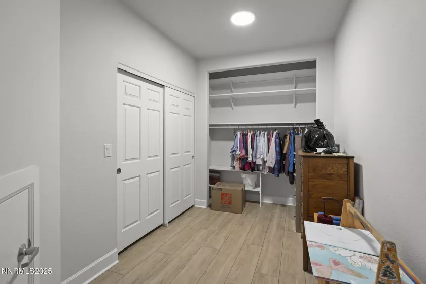 2556 Edgerock, Reno, Nevada 89519, 3 Bedrooms Bedrooms, ,3 BathroomsBathrooms,Residential,Residential,Edgerock,250055737