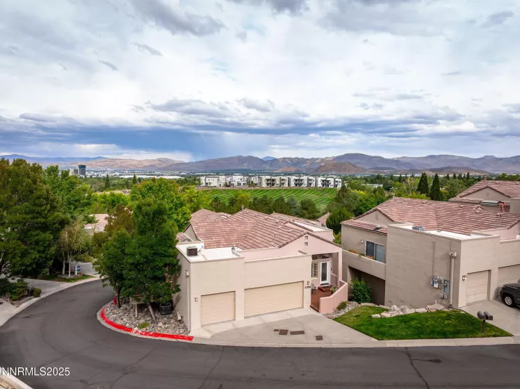 2556 Edgerock, Reno, Nevada 89519, 3 Bedrooms Bedrooms, ,3 BathroomsBathrooms,Residential,Residential,Edgerock,250055737