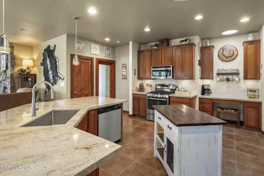 1255 Bedell, Reno, Nevada 89508, 3 Bedrooms Bedrooms, ,2 BathroomsBathrooms,Residential,Residential,Bedell,250055741