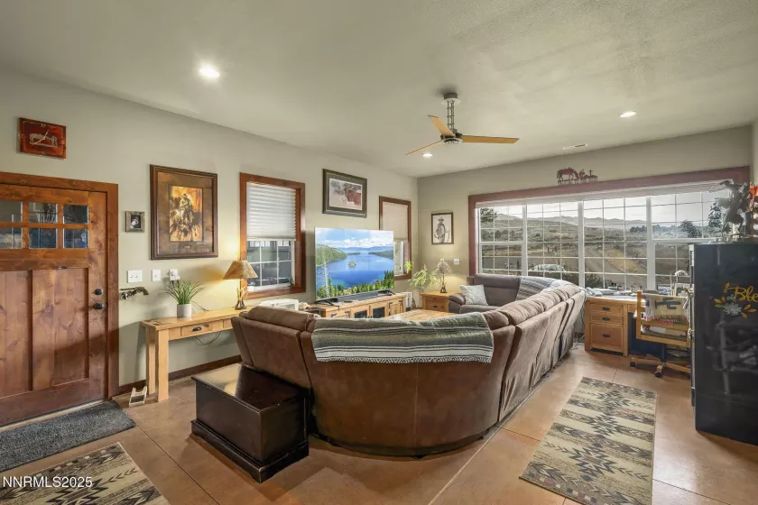 1255 Bedell, Reno, Nevada 89508, 3 Bedrooms Bedrooms, ,2 BathroomsBathrooms,Residential,Residential,Bedell,250055741
