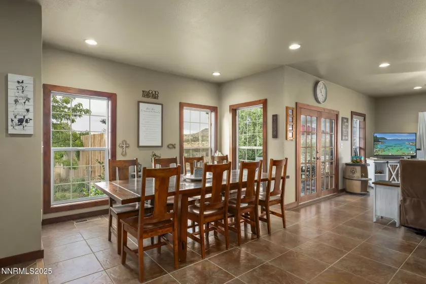 1255 Bedell, Reno, Nevada 89508, 3 Bedrooms Bedrooms, ,2 BathroomsBathrooms,Residential,Residential,Bedell,250055741