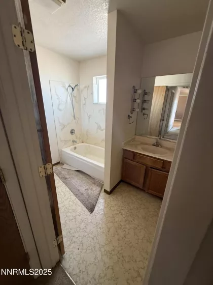 6270 Westwind Way, Fallon, Nevada 89406, 3 Bedrooms Bedrooms, ,2 BathroomsBathrooms,Residential,Residential,Westwind Way,250055743