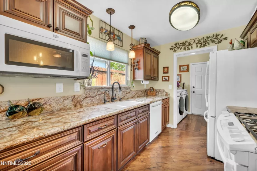 985 Hillside, Carson City, Nevada 89705, 3 Bedrooms Bedrooms, ,2 BathroomsBathrooms,Residential,Residential,Hillside,250055747