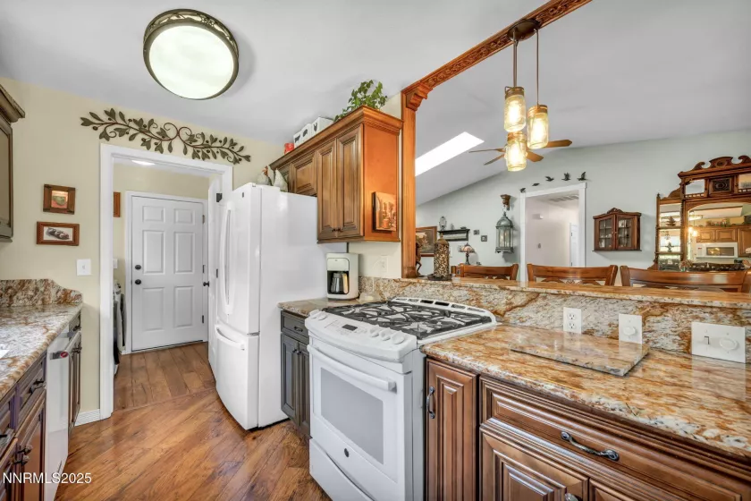 985 Hillside, Carson City, Nevada 89705, 3 Bedrooms Bedrooms, ,2 BathroomsBathrooms,Residential,Residential,Hillside,250055747
