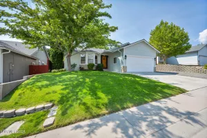 985 Hillside, Carson City, Nevada 89705, 3 Bedrooms Bedrooms, ,2 BathroomsBathrooms,Residential,Residential,Hillside,250055747