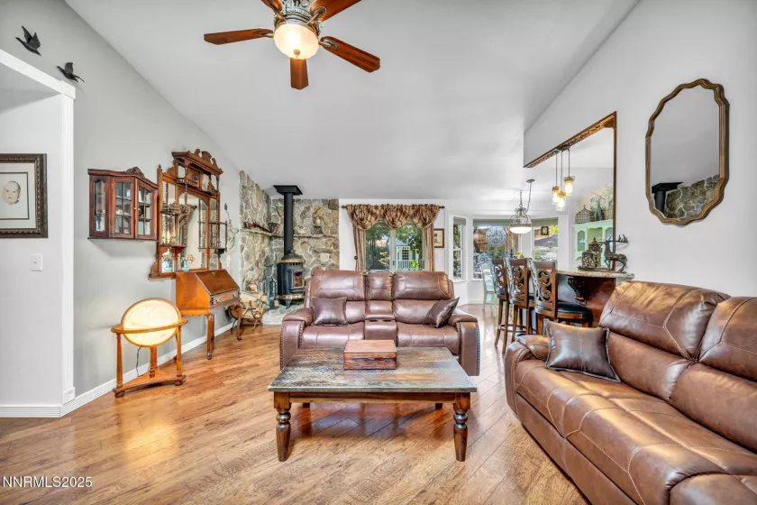 985 Hillside, Carson City, Nevada 89705, 3 Bedrooms Bedrooms, ,2 BathroomsBathrooms,Residential,Residential,Hillside,250055747