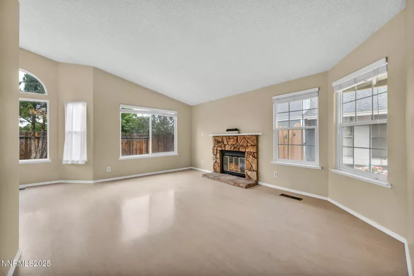 6087 White Water, Reno, Nevada 89523, 2 Bedrooms Bedrooms, ,2 BathroomsBathrooms,Residential,Residential,White Water,250055748