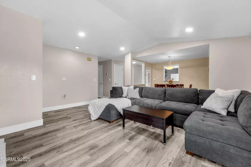 1295 Pullman, Sparks, Nevada 89434, 2 Bedrooms Bedrooms, ,2 BathroomsBathrooms,Residential,Residential,Pullman,250055751
