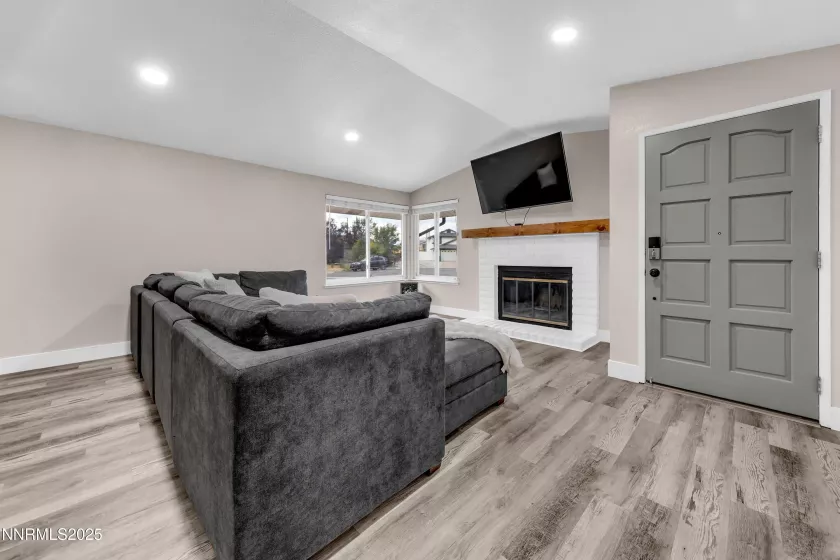 1295 Pullman, Sparks, Nevada 89434, 2 Bedrooms Bedrooms, ,2 BathroomsBathrooms,Residential,Residential,Pullman,250055751