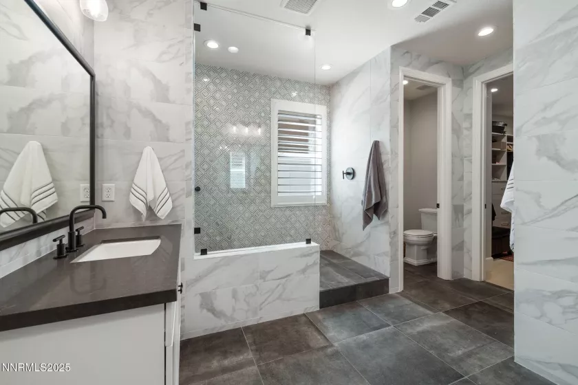 5518 Dapplegray, Reno, Nevada 89511, 2 Bedrooms Bedrooms, ,3 BathroomsBathrooms,Residential,Residential,Dapplegray,250055750
