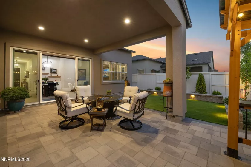 5518 Dapplegray, Reno, Nevada 89511, 2 Bedrooms Bedrooms, ,3 BathroomsBathrooms,Residential,Residential,Dapplegray,250055750