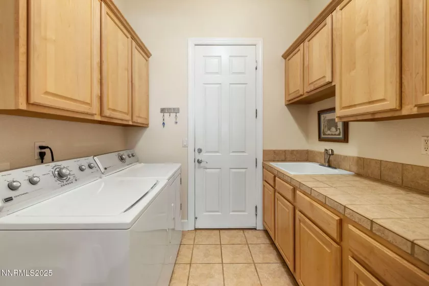 4865 Buckhaven, Reno, Nevada 89519, 4 Bedrooms Bedrooms, ,3 BathroomsBathrooms,Residential,Residential,Buckhaven,250055753