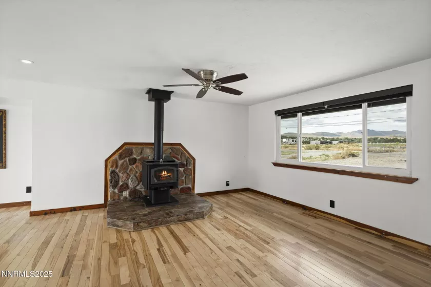 8350 Osage, Reno, Nevada 89508, 3 Bedrooms Bedrooms, ,2 BathroomsBathrooms,Residential,Residential,Osage,250055755