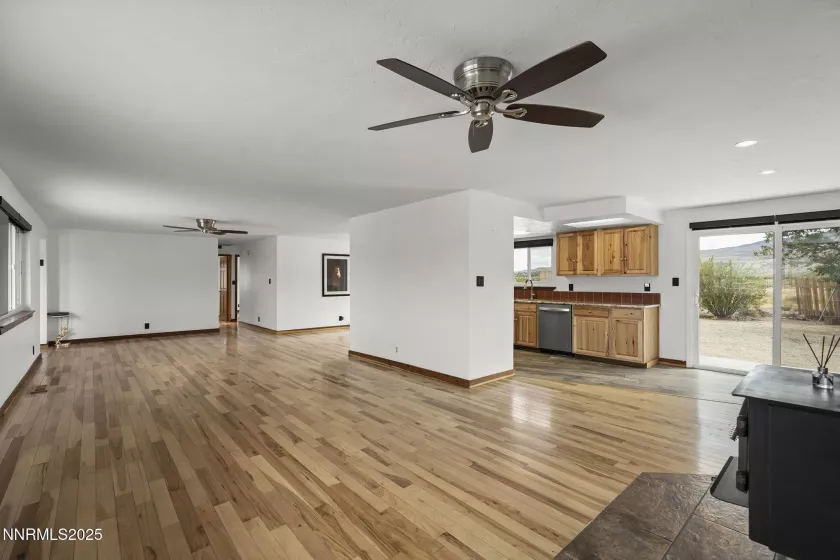 8350 Osage, Reno, Nevada 89508, 3 Bedrooms Bedrooms, ,2 BathroomsBathrooms,Residential,Residential,Osage,250055755