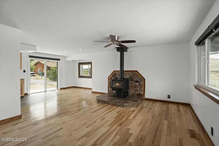 8350 Osage, Reno, Nevada 89508, 3 Bedrooms Bedrooms, ,2 BathroomsBathrooms,Residential,Residential,Osage,250055755