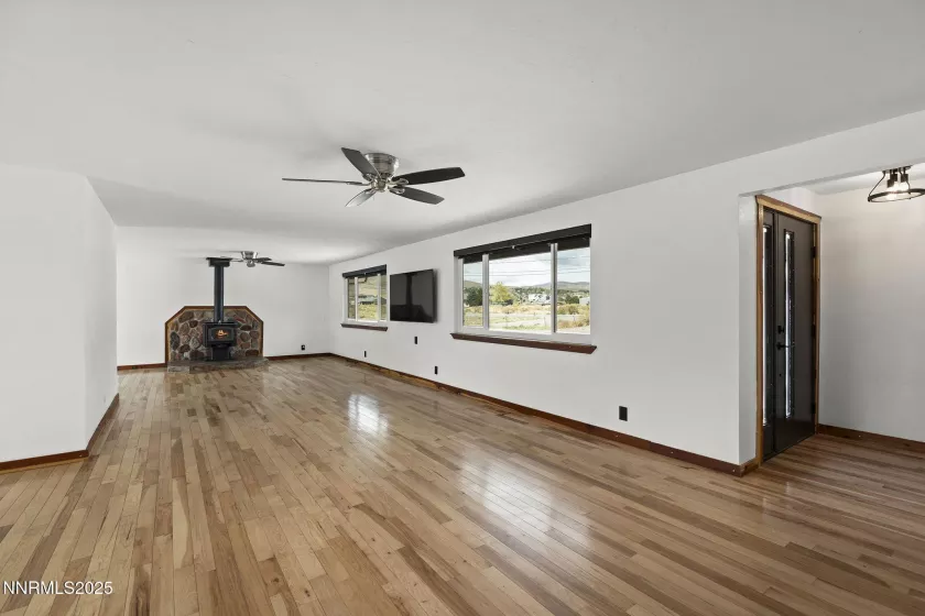 8350 Osage, Reno, Nevada 89508, 3 Bedrooms Bedrooms, ,2 BathroomsBathrooms,Residential,Residential,Osage,250055755