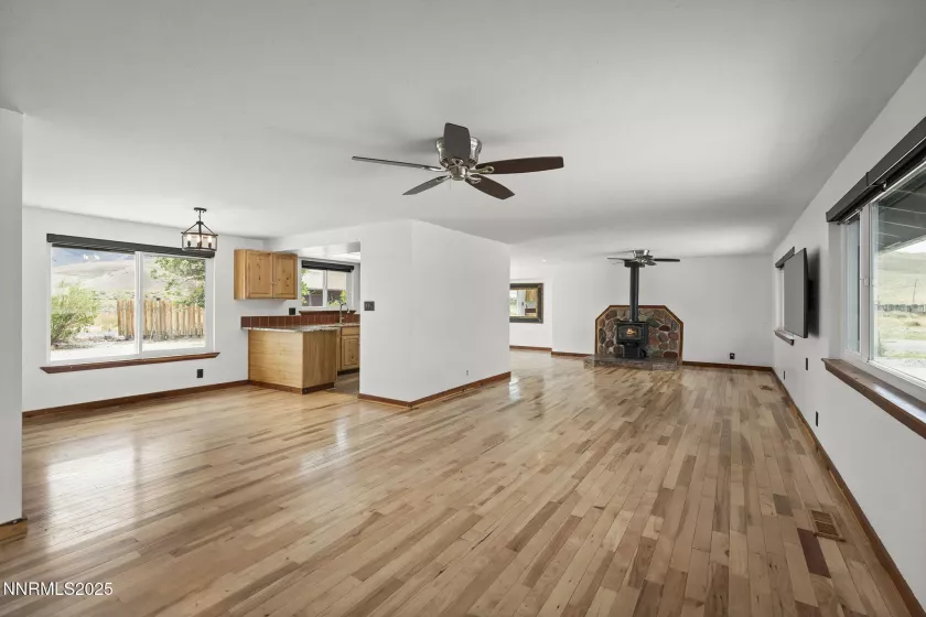 8350 Osage, Reno, Nevada 89508, 3 Bedrooms Bedrooms, ,2 BathroomsBathrooms,Residential,Residential,Osage,250055755