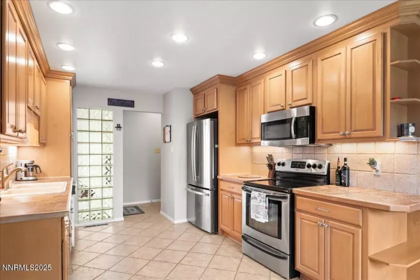 610 Akard, Reno, Nevada 89503, 3 Bedrooms Bedrooms, ,2 BathroomsBathrooms,Residential,Residential,Akard,250055756