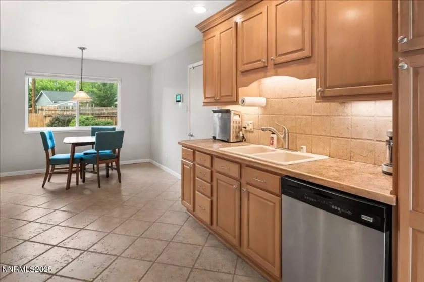 610 Akard, Reno, Nevada 89503, 3 Bedrooms Bedrooms, ,2 BathroomsBathrooms,Residential,Residential,Akard,250055756