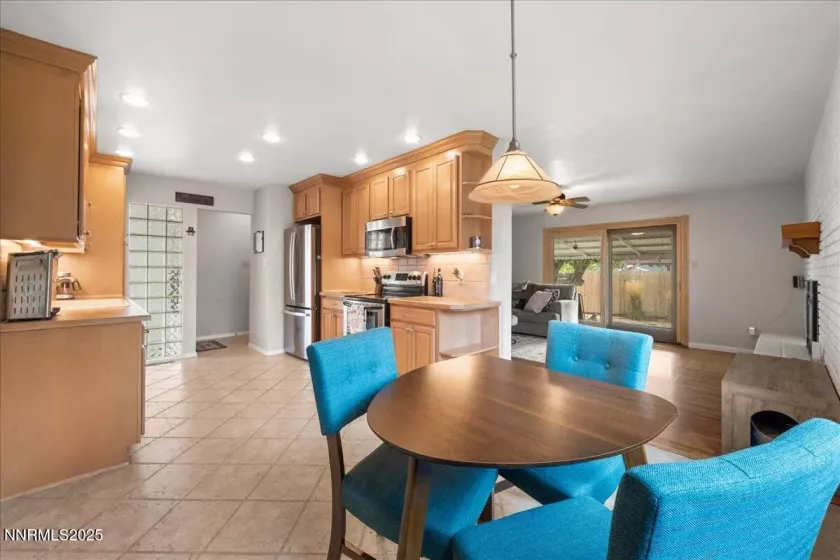 610 Akard, Reno, Nevada 89503, 3 Bedrooms Bedrooms, ,2 BathroomsBathrooms,Residential,Residential,Akard,250055756