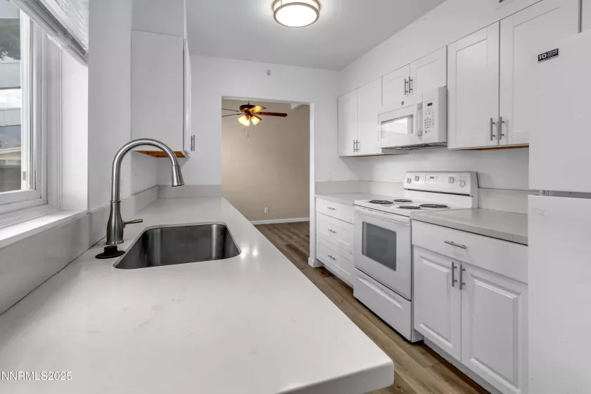 12100 Himalaya, Reno, Nevada 89506, 2 Bedrooms Bedrooms, ,1 BathroomBathrooms,Residential,Residential,Himalaya,250055757