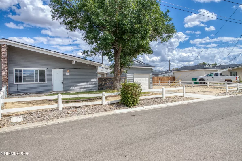 12100 Himalaya, Reno, Nevada 89506, 2 Bedrooms Bedrooms, ,1 BathroomBathrooms,Residential,Residential,Himalaya,250055757