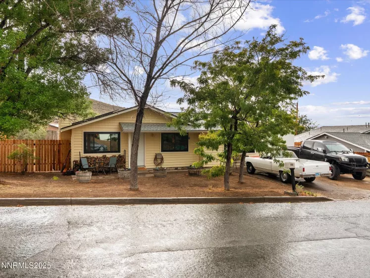 560 Kess, Reno, Nevada 89506, 4 Bedrooms Bedrooms, ,2 BathroomsBathrooms,Residential,Residential,Kess,250055762