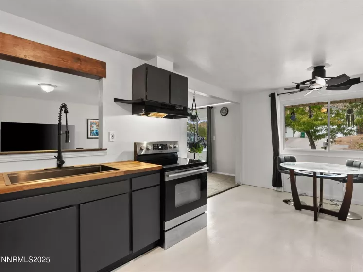 560 Kess, Reno, Nevada 89506, 4 Bedrooms Bedrooms, ,2 BathroomsBathrooms,Residential,Residential,Kess,250055762