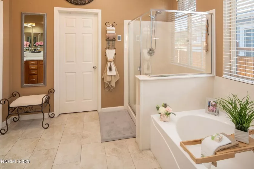 6581 Voyage, Sparks, Nevada 89436, 4 Bedrooms Bedrooms, ,2 BathroomsBathrooms,Residential,Residential,Voyage,250055761